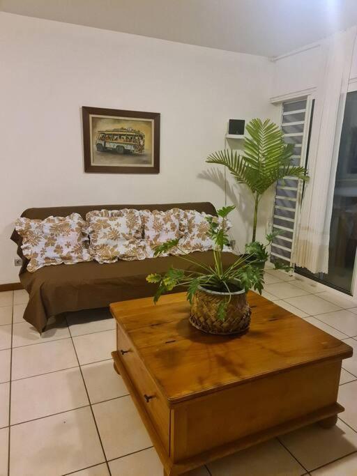 Farerei Appartement Spacieux, Equipe Et Confortable Фааа Экстерьер фото