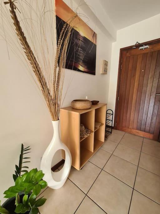 Farerei Appartement Spacieux, Equipe Et Confortable Фааа Экстерьер фото
